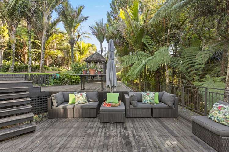 246 Scenic Drive Titirangi_15