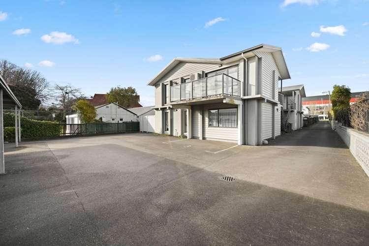 5 Chevalier Court 809 Heaphy Tce 1055_7