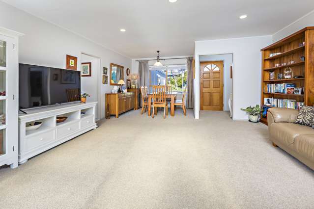 2/1 Prince Regent Drive Half Moon Bay_4