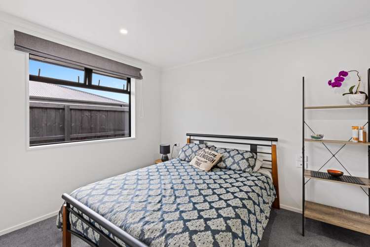 180 Faringdon Boulevard Rolleston_18