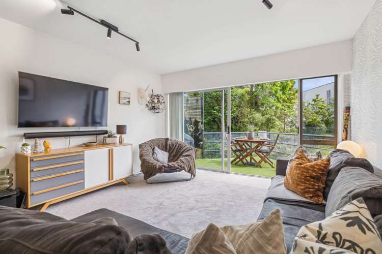 11/6 Sarsfield Street Herne Bay_1