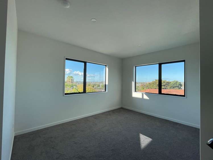 Lot 1-5/4 Glenmore Road Sunnyhills_24