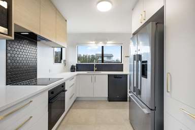 1/42 Lexington Drive_1