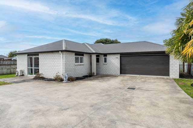 Modern Comfort, Plus Parking, Close to Everything