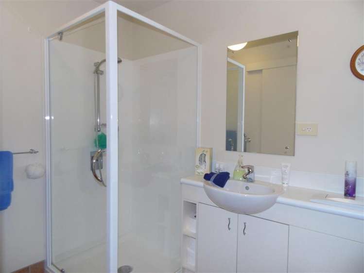 B4/30-36 Bay Palms, Bute Road 1607_8