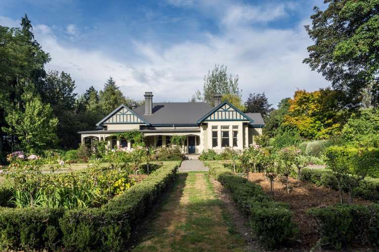 584 Orari Station Road_0