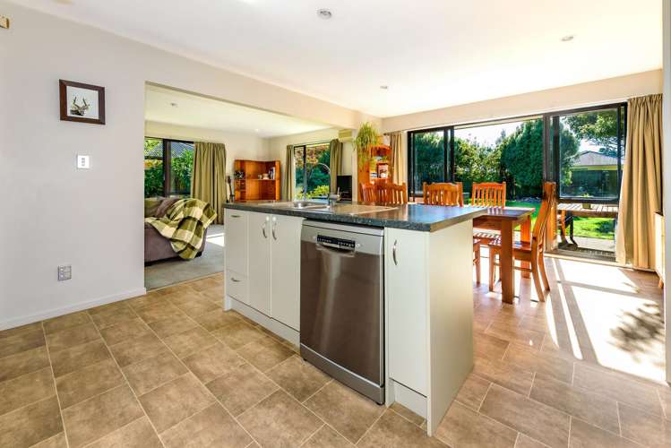 9 School Lane Kirwee_10