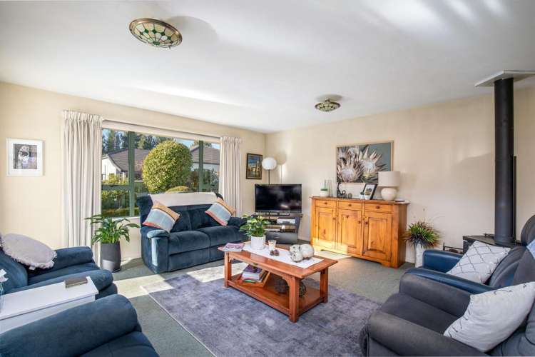 4 Spruce Close_2