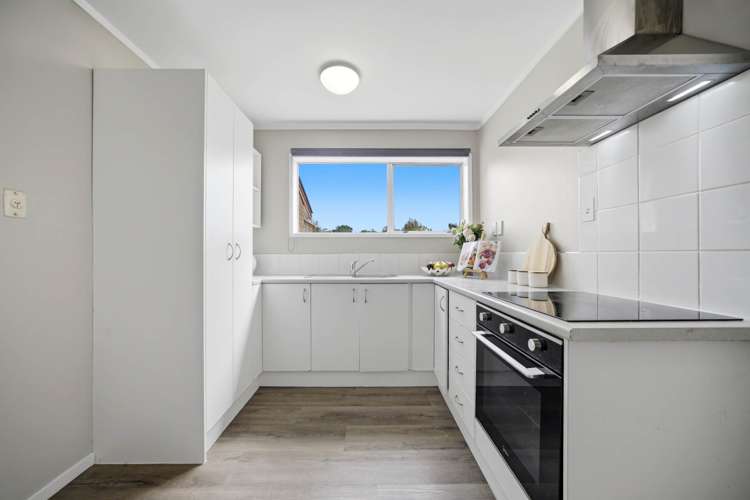 2/82 Moore Street Hillcrest_6