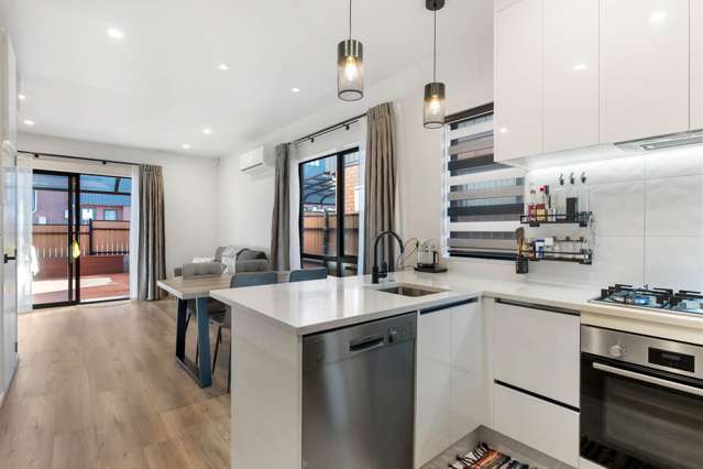 Convenient, Low-Maintenance & Fully Furnished