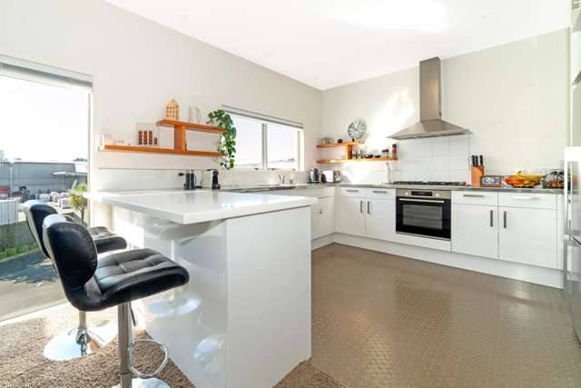 7/100 Customhouse Street Gisborne Central_2