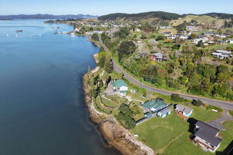 253 Pouewe Street Kawhia_24