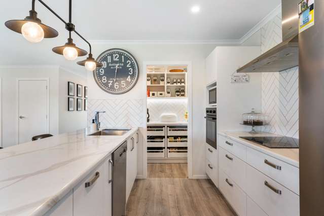 Fantastic Family Home with View!