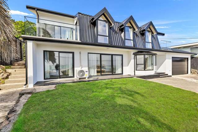 Live the Sumner Lifestyle with Sea Views and Space