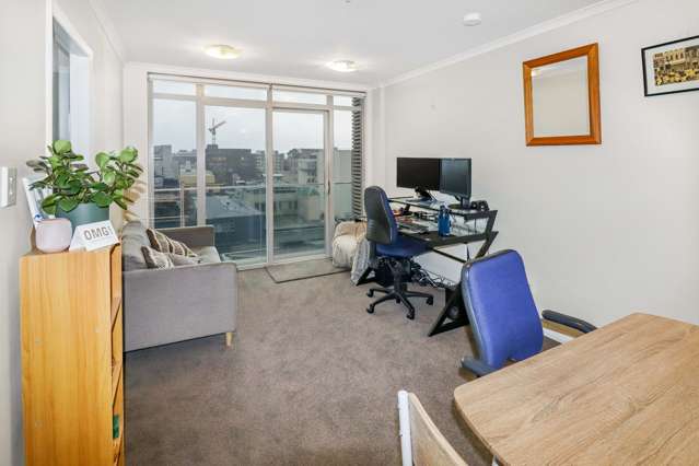 701/15 Holland Street 2185_1