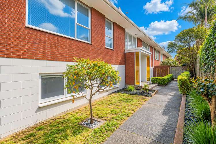 2/30 St Vincent Avenue Remuera_24