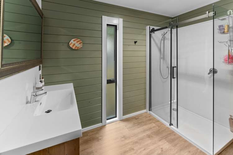 127 Queen Charlotte Drive Havelock_6