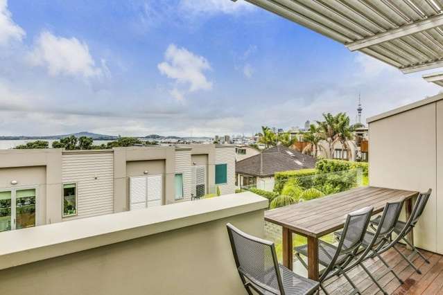 2/117 Shelly Beach Rd 1789_1
