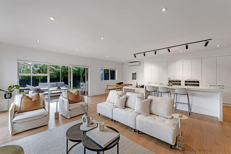 202 Gowing Drive Meadowbank_1