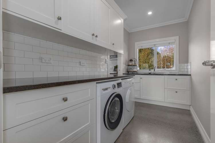 1068 Queen Street East Levin_20