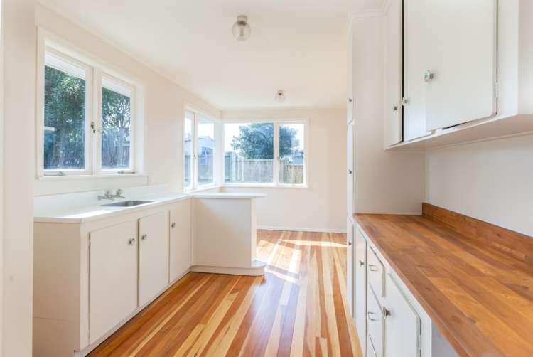 2 Trojan Crescent New Lynn_8