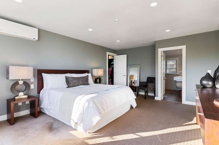 15 Lynch Street Point Chevalier_17