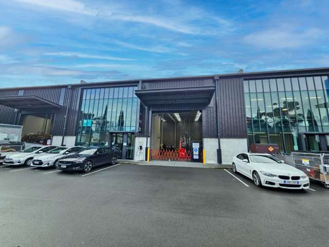 Centrally Located Warehouse - Near New!