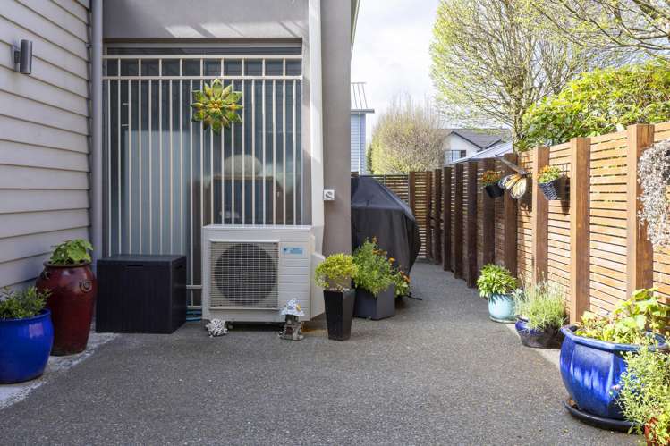 49 Chateau Crescent Rangatira Park_21