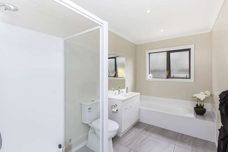 131 Kirton Drive Riverstone Terraces_13