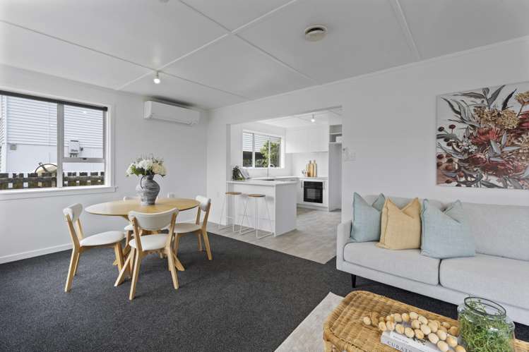 7 York Crescent Westown_4