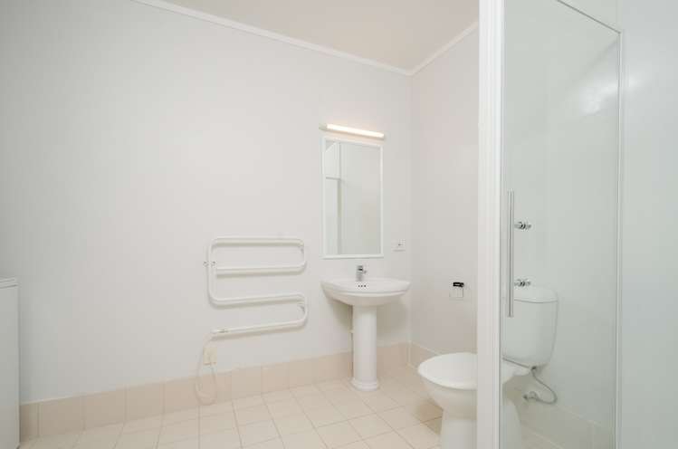 15B/30 Westward Ho Road Kelston_6
