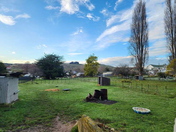 10 Paraekaretu Street Hunterville_15