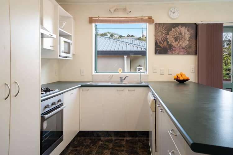 15 Hawtrey Terrace Johnsonville_7