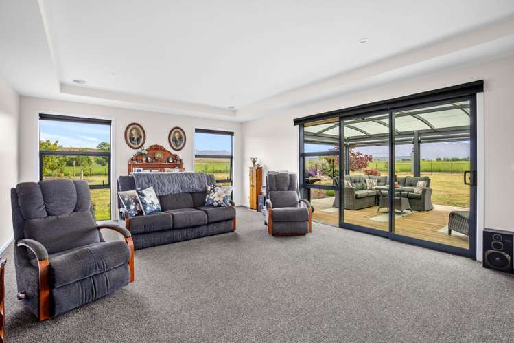 57 Golden Road Alexandra_19