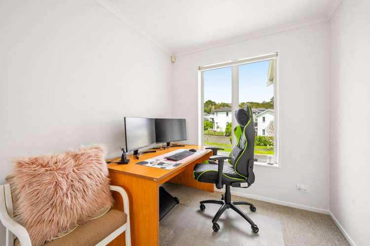 77 Mackay Drive Greenhithe_24