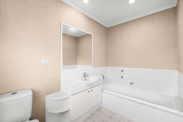 13 Canterbury Park Lane Ellerslie_19