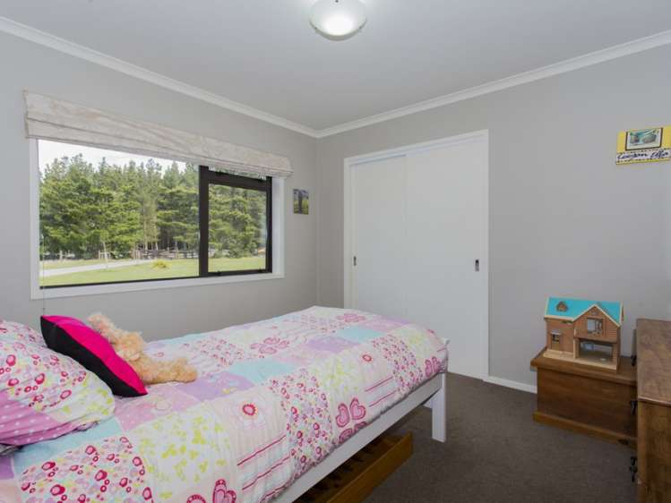 696 Poyntzs Road West Eyreton_14