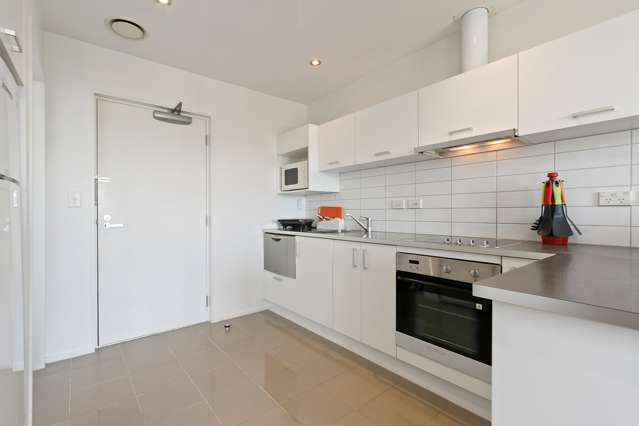 E8/60 Masons Road Oteha_1