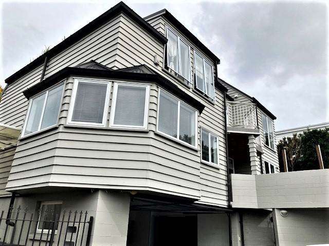 Stylish Exec Quality Townhouse by Newmarket