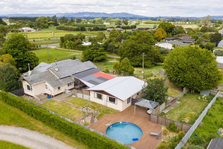 1435 Waughs Road Aorangi_24