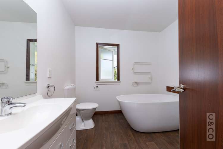 231 Waitakere Road Taupaki_16