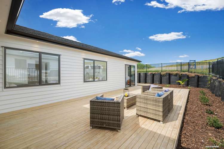 3 Fallowdown Street Wainui_11