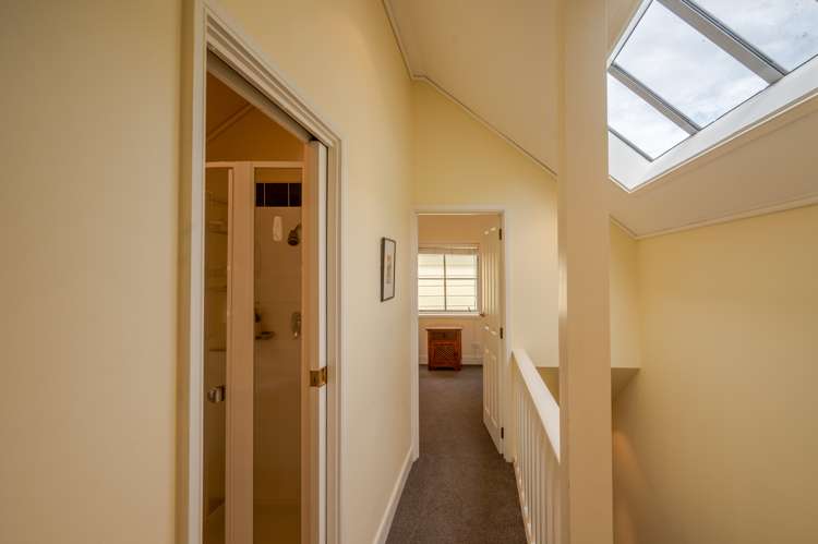 85j Beach Road Akaroa_12