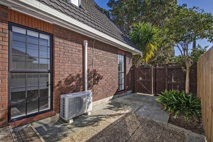 51 First Avenue Avenues_20