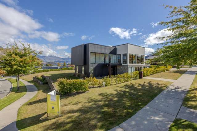 Ultimate Earner and Holiday Pad