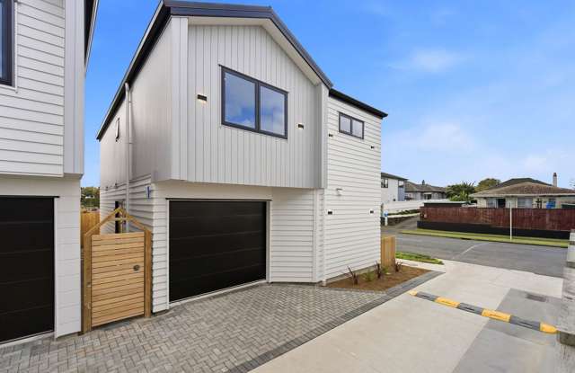 Spacious Freehold - Standalone Family Home