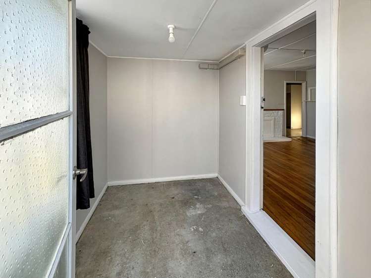 15 Pratt Avenue 1207_3