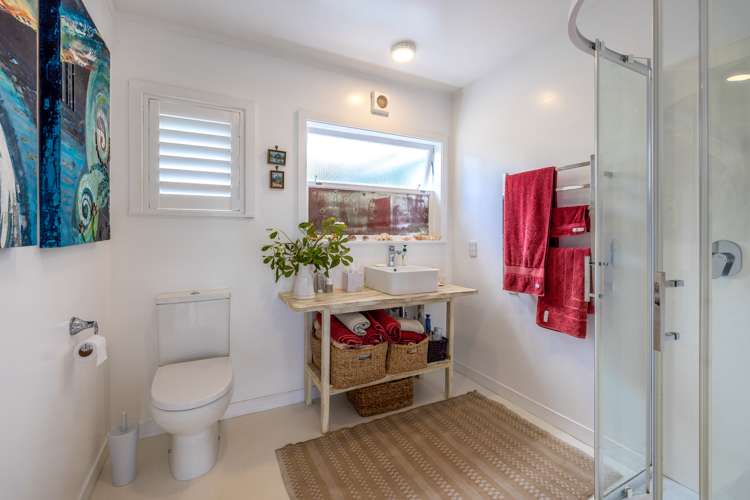 9 Hamilton Road Surfdale_17