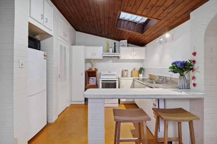 2/21 Howard Road Northcote_12