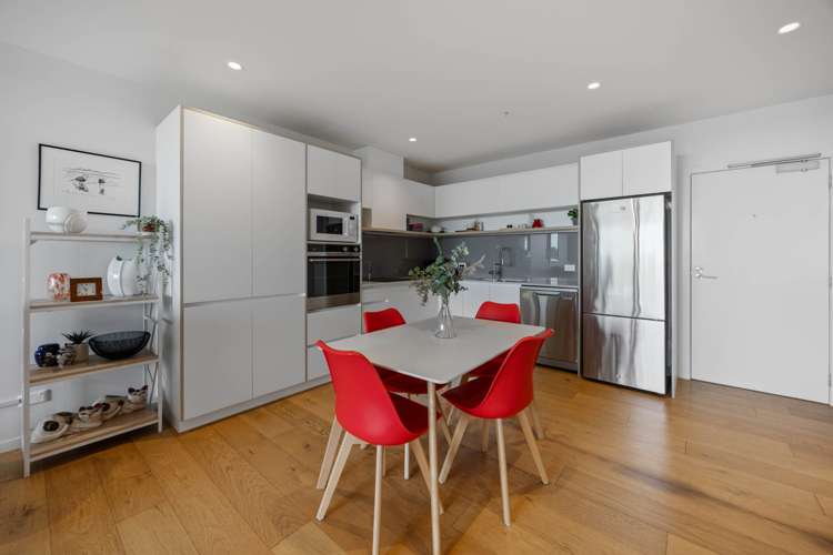 203/64 Victoria Street_5